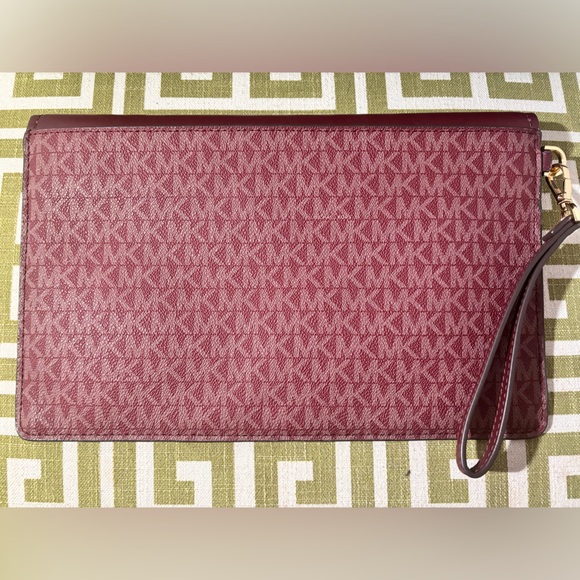 3PC Michael Kors Grayson Signature Monogram Satchel, Wristlet, & Dust Bag - Picture 3 of 14